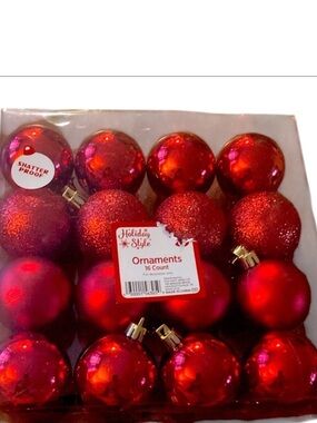 Holiday style ornaments 16 count red glitter beautiful